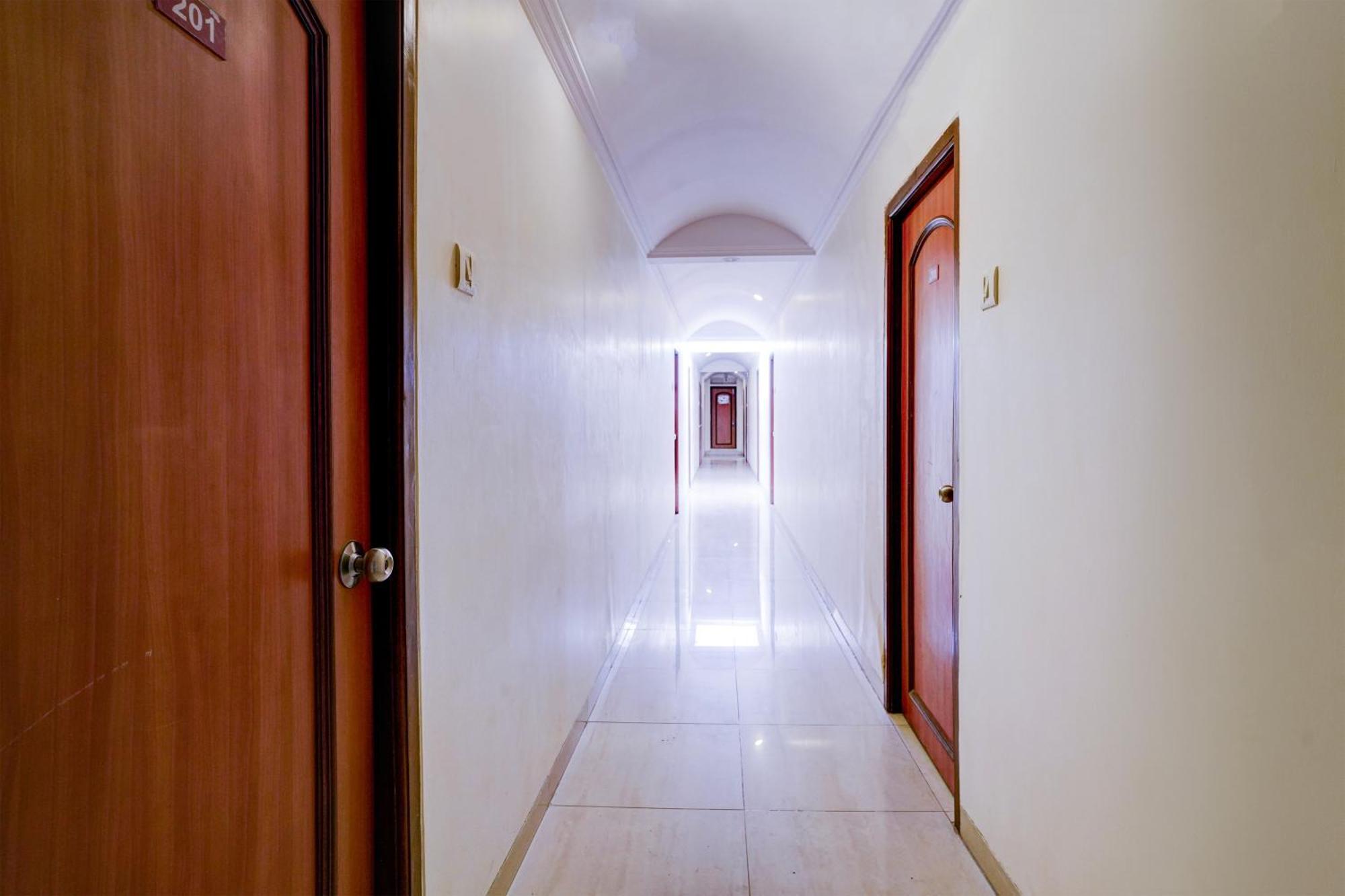 De Classico Hotel Mumbai Bagian luar foto